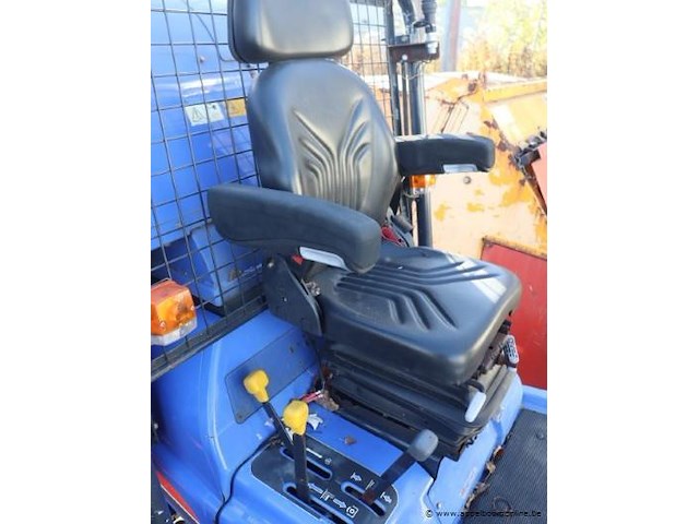 Zitmaaier iseki sfh 240, 1016 werkuren - afbeelding 3 van  6