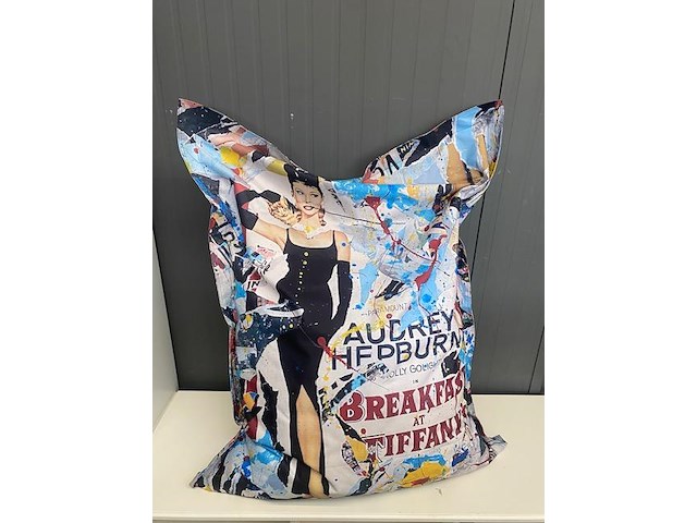 Zitzak - kreisy - xl - 130 x 100 cm. - wasbaar - gevulde binnenzak - ook voor outdoor - audrey - afbeelding 1 van  3