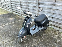 Zoë vanesi scooter - afbeelding 1 van  7