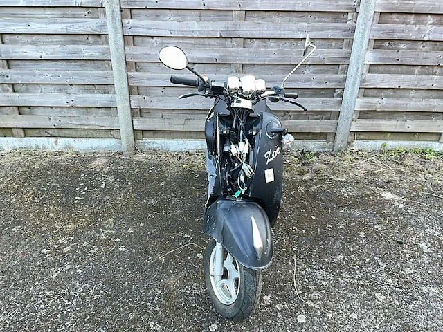 Zoë vanesi scooter - afbeelding 2 van  7