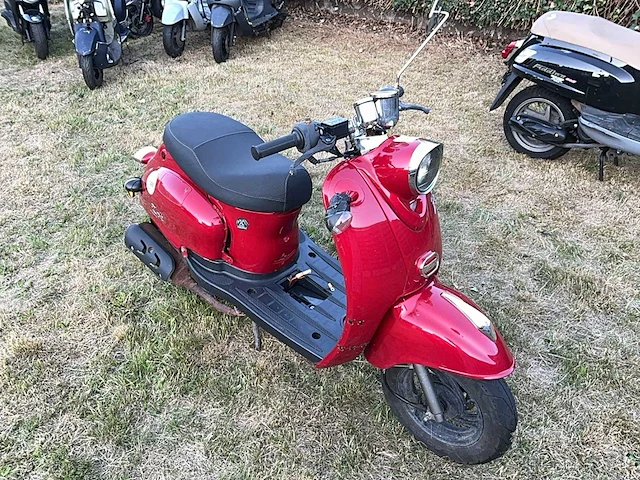 Zoë vanesi scooter - afbeelding 3 van  6