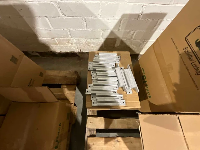 Zonnepaneel installatiematriaal - afbeelding 35 van  52