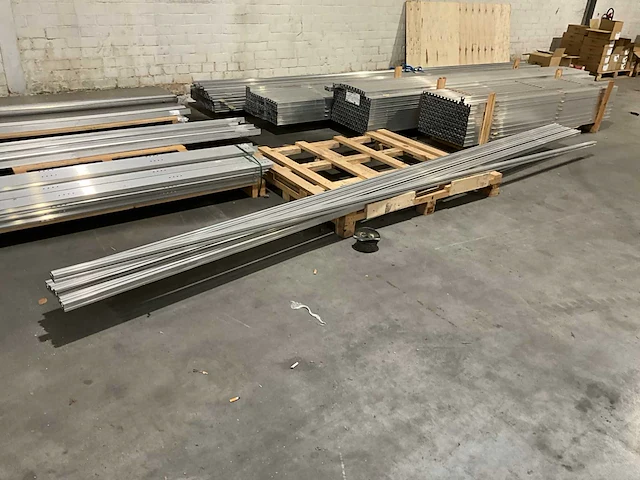 Zonnepaneel installatiematriaal - afbeelding 49 van  52