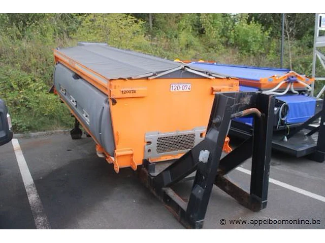 Zoutstrooier giletta uh4000 a/d, snr uh751ed41r, bj 2014, geen bediening, beschadigd - afbeelding 2 van  8