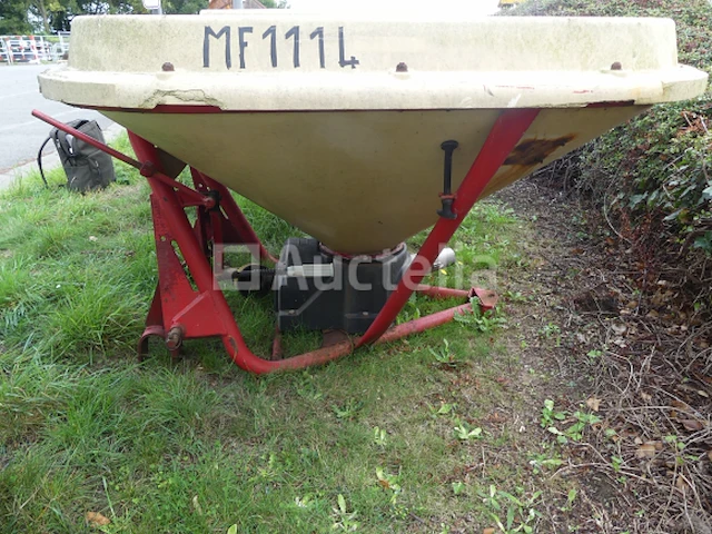 Zoutstrooier op 3-punts chassis merk en model onbekend - afbeelding 3 van  5