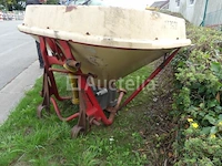 Zoutstrooier op 3-punts chassis merk en model onbekend - afbeelding 4 van  5