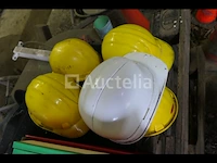 Zwaailampen, kruiwagens, bouwhelmen, fluorescerende vesten,... - afbeelding 7 van  8