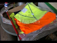 Zwaailampen, kruiwagens, bouwhelmen, fluorescerende vesten,... - afbeelding 8 van  8