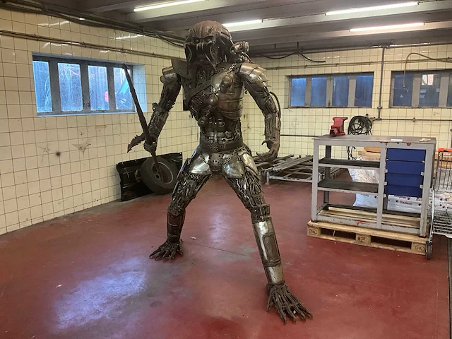 Zwaar decoratief metalen beeld "predator" - afbeelding 1 van  9
