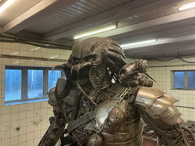 Zwaar decoratief metalen beeld "predator" - afbeelding 2 van  9