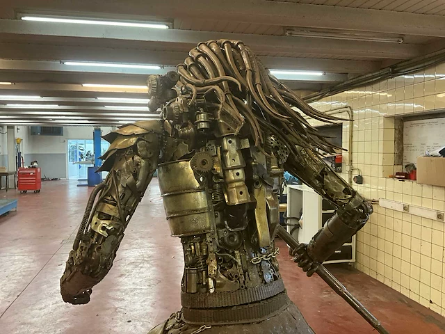 Zwaar decoratief metalen beeld "predator" - afbeelding 8 van  9