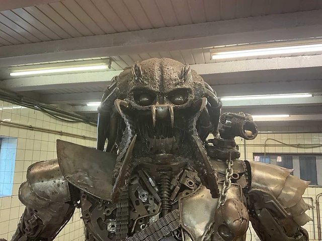Zwaar decoratief metalen beeld "predator" - afbeelding 9 van  9