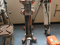 Zware boormachine met statief - afbeelding 3 van  4