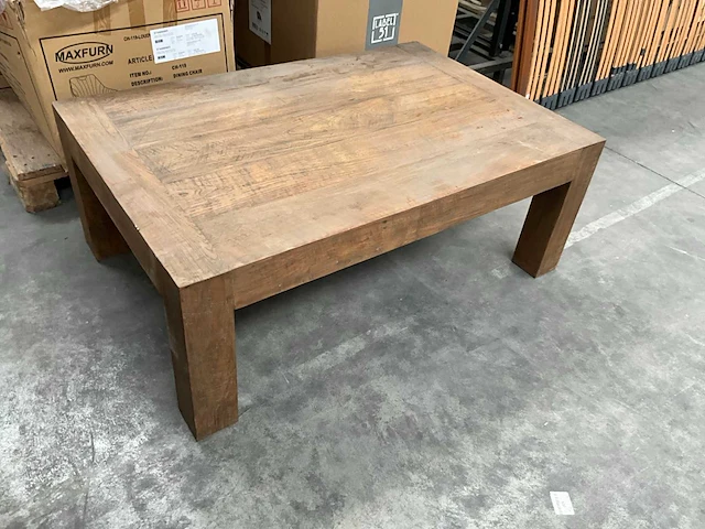 Zware houten salontafel - afbeelding 2 van  5