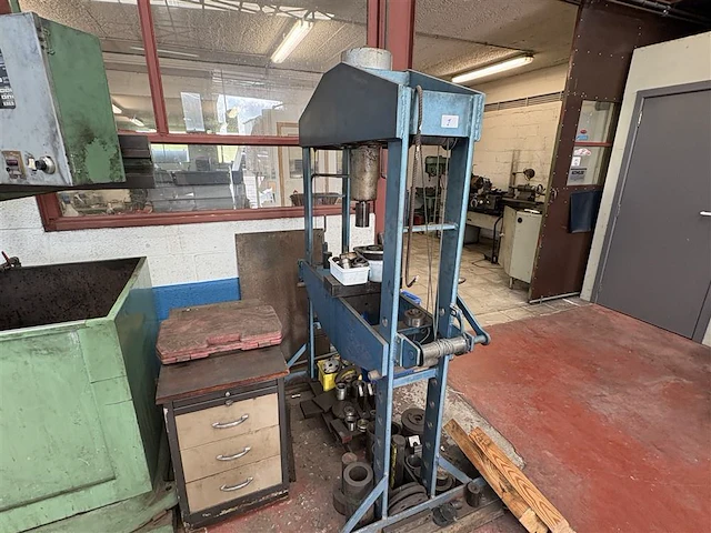 Zware hydraulische pers - afbeelding 2 van  10