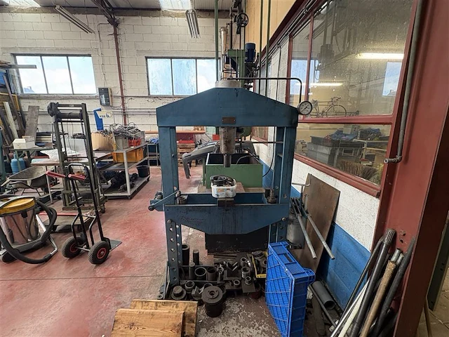 Zware hydraulische pers - afbeelding 3 van  10