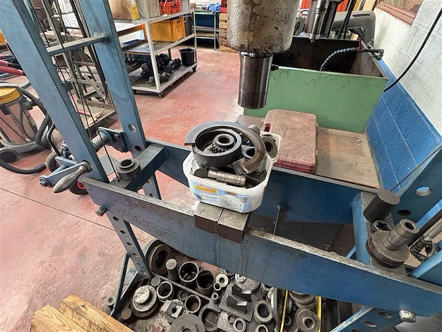 Zware hydraulische pers - afbeelding 7 van  10