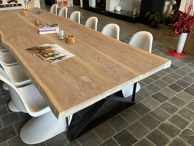 Zware massieve eiken tafel - afbeelding 2 van  6