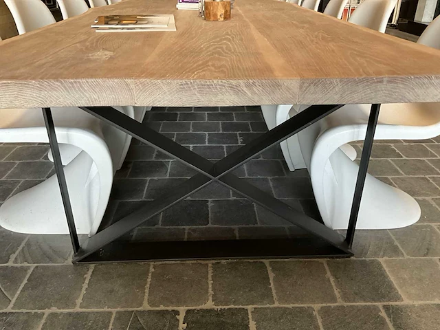 Zware massieve eiken tafel - afbeelding 4 van  6