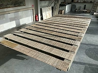 Zware metalen werk/snijtafel met houten bewerkingslatten - afbeelding 2 van  8