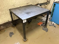 Zware metalen werktafel - afbeelding 1 van  4