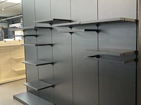 Zwart etalagemeubel - afbeelding 2 van  3