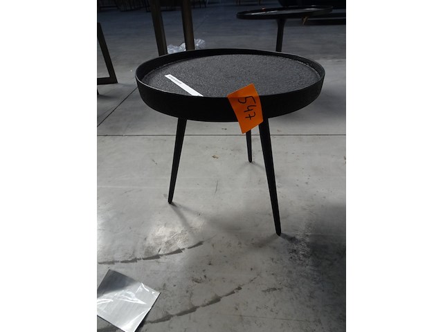 Zwarte bijzettafel - afbeelding 1 van  2