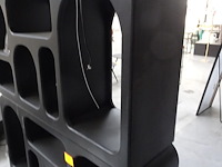 Zwarte houten kast - afbeelding 2 van  2