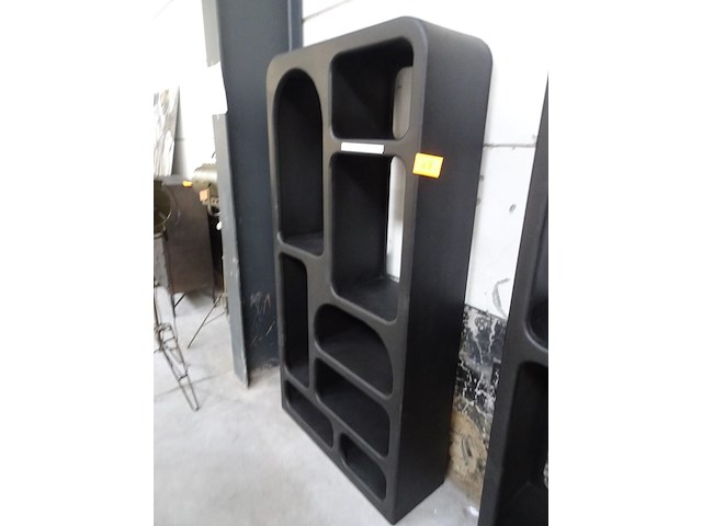 Zwarte houten kast - afbeelding 2 van  4