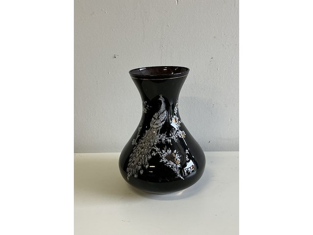 Zwarte japanse vaas met afbeelding "pauw" - afbeelding 1 van  4