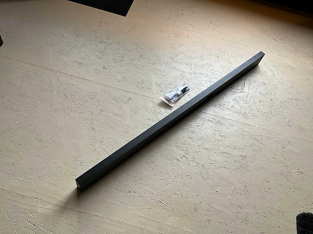 Zwarte massieve alu deurgreep - afbeelding 3 van  8