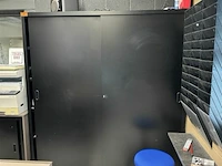 Zwarte metalen kast met schuifdeuren - afbeelding 4 van  4