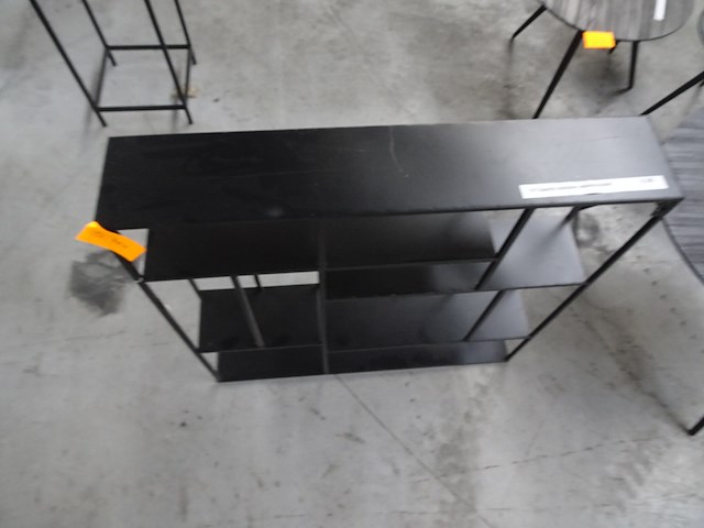 Zwarte metalen wandmeubel - afbeelding 2 van  3