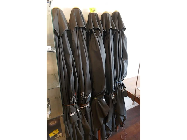 Zwarte parasols 5 stuks - afbeelding 1 van  3