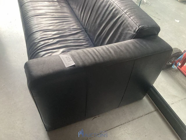 Zwarte sofa - afbeelding 2 van  3