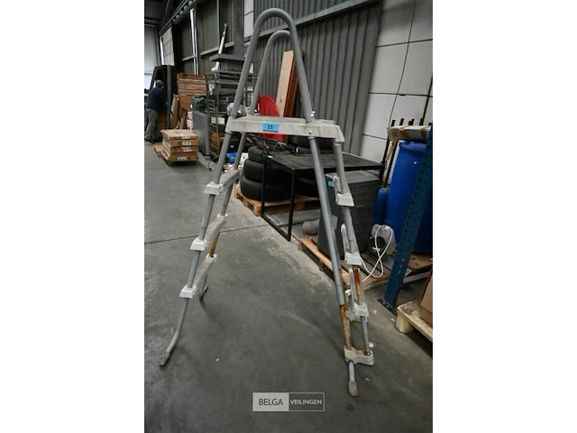 Zwembadladder - afbeelding 1 van  2