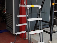 Zwembadladder - afbeelding 1 van  1