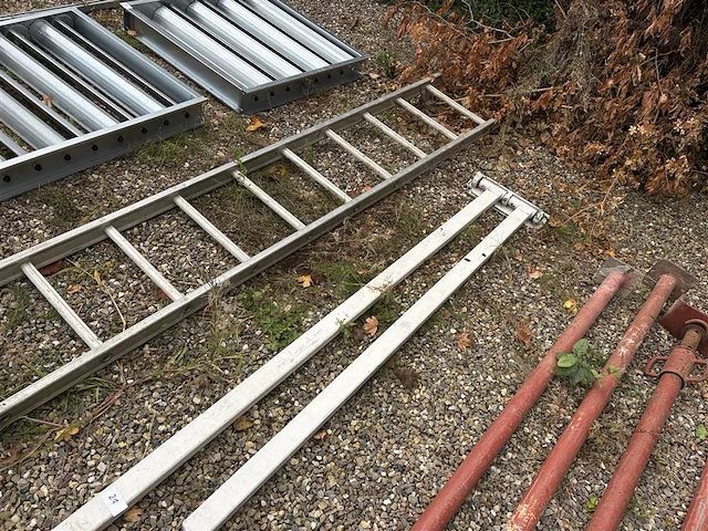 Zwenkbare arm voor bv wasdarm - afbeelding 3 van  3