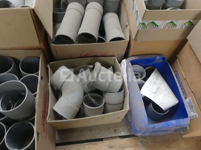 +- 100 pvc-ellebogen en koppelingen - afbeelding 10 van  12