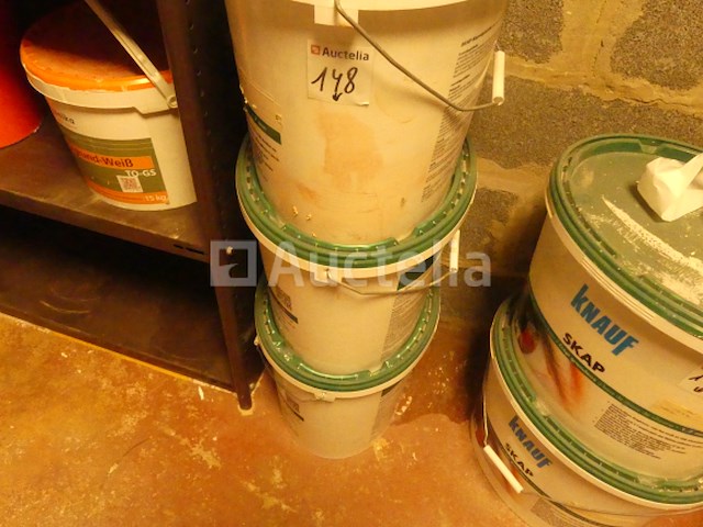 +/- 11 blikken gipsverf - afbeelding 1 van  4