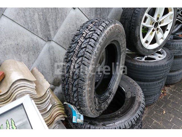 +- 8 aluminium velgen met banden - afbeelding 1 van  10