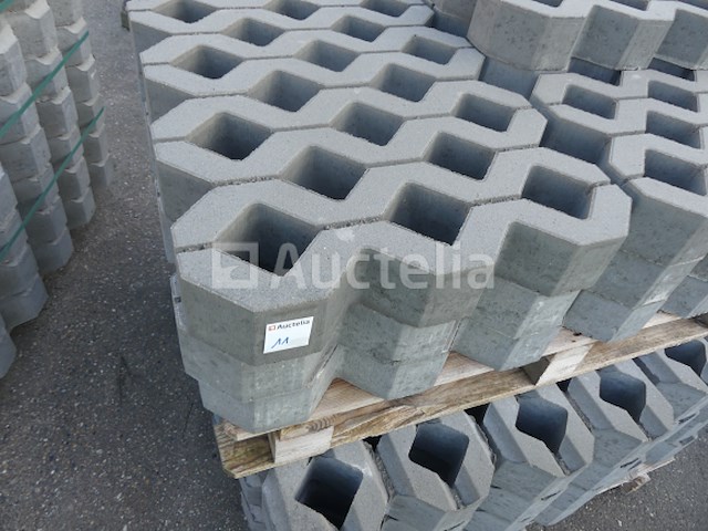 +- 86 grastegels - afbeelding 1 van  8