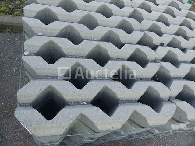 +- 86 grastegels - afbeelding 5 van  8