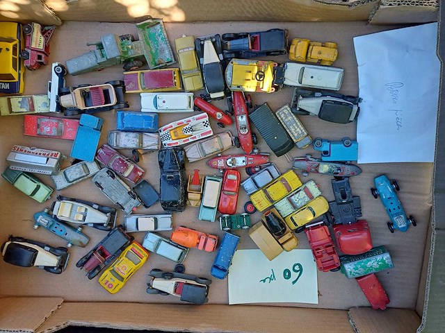 - collectie - modelauto's voor verzamelaars, dynky toys, corgi, solido, enzovoort... - afbeelding 1 van  18