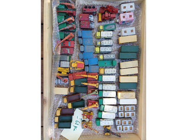 - collectie - modelauto's voor verzamelaars, dynky toys, corgi, solido, enzovoort... - afbeelding 16 van  18