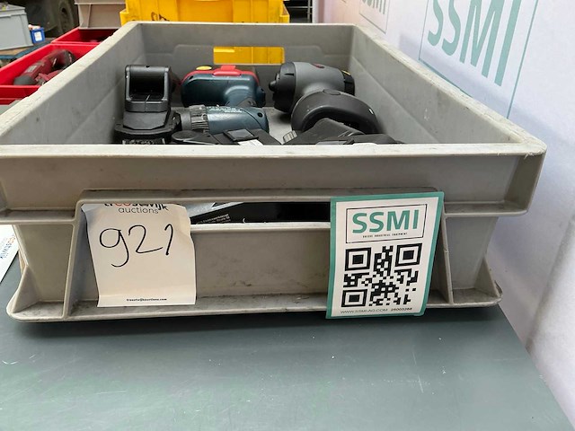 - diverse handgereedschappen - afbeelding 2 van  2