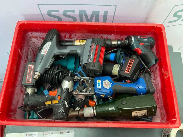 - diverse handgereedschappen - afbeelding 1 van  3