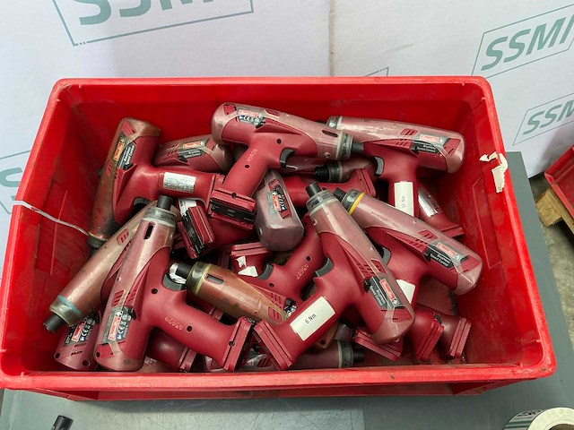 - diverse handgereedschappen - afbeelding 1 van  2