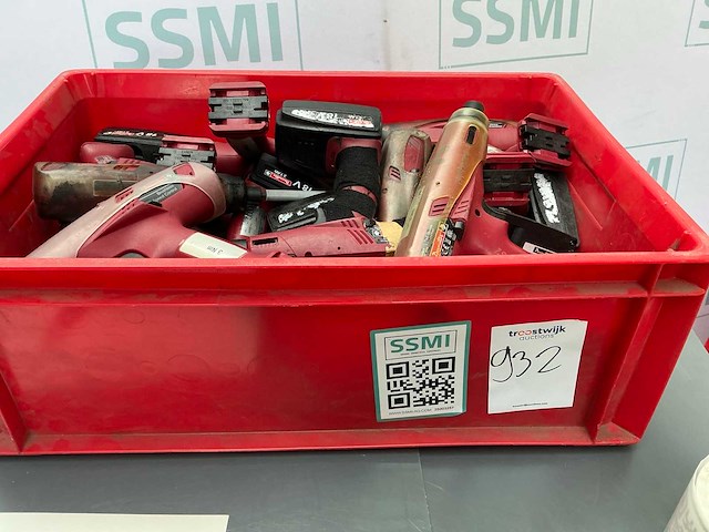 - diverse handgereedschappen - afbeelding 2 van  2