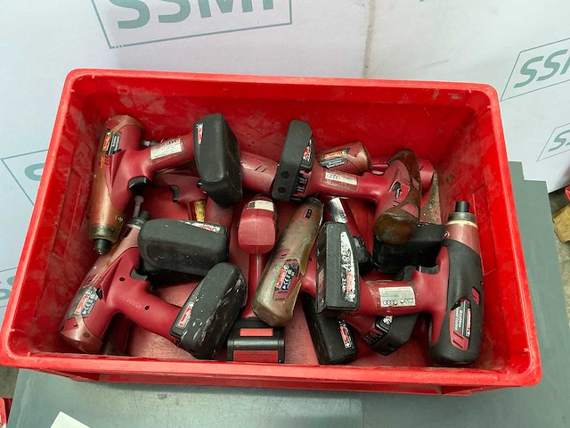 - diverse handgereedschappen - afbeelding 1 van  2